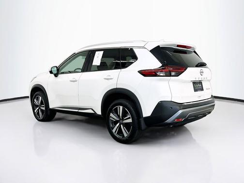 Pearl White Tricoat 2023 Nissan Rogue SL