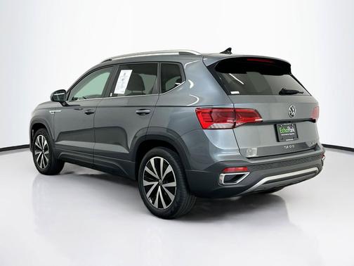 Platinum Gray Metallic 2023 Volkswagen Taos 1.5T SE