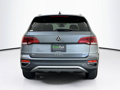 Platinum Gray Metallic 2023 Volkswagen Taos 1.5T SE