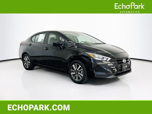 Super Black 2025 Nissan Versa 1.6 SV
