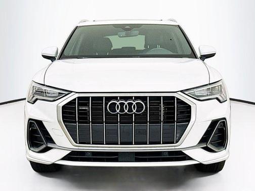 2024 Audi Q3 Premium 45 TFSI S line quattro Tiptronic