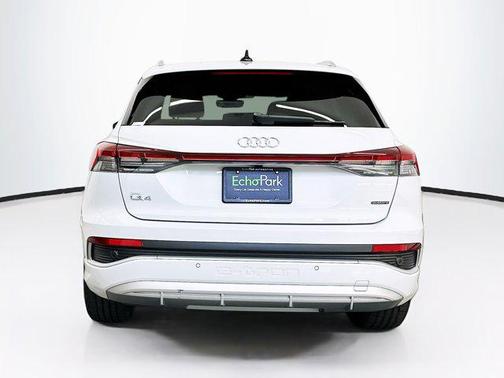 Glacier White Metallic 2024 Audi Q4 e-tron Premium 55 quattro