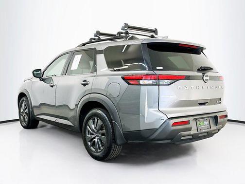 2023 Nissan Pathfinder SV 4WD