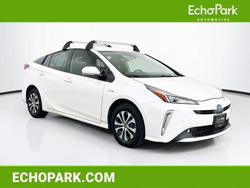 Blizzard Pearl 2019 Toyota Prius XLE