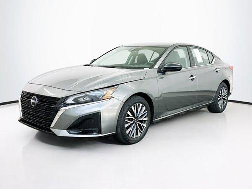 Gun Metallic 2025 Nissan Altima SV FWD