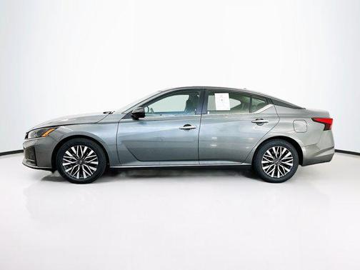Gun Metallic 2025 Nissan Altima SV FWD