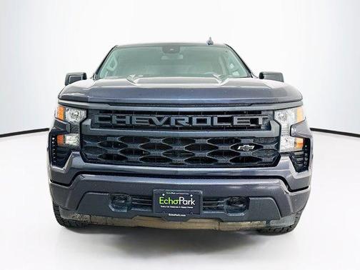 Dark Ash Metallic 2022 Chevrolet Silverado 1500 Custom