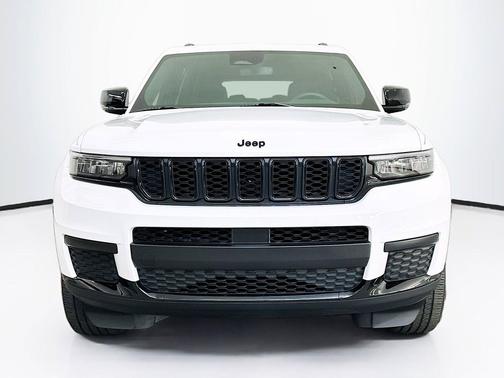 Bright White Clearcoat 2023 Jeep Grand Cherokee L Altitude