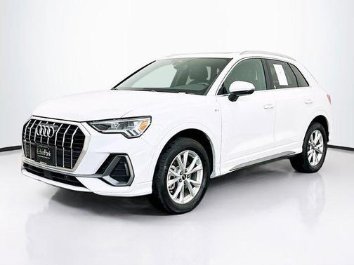 2024 Audi Q3 Premium 45 TFSI S line quattro Tiptronic