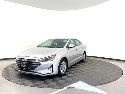 Photo 3 of 36 of 2020 Hyundai Elantra SE