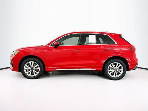 2022 Audi Q3 45 S line Premium