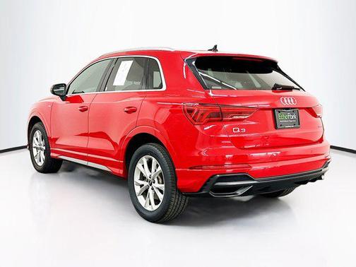 2022 Audi Q3 45 S line Premium