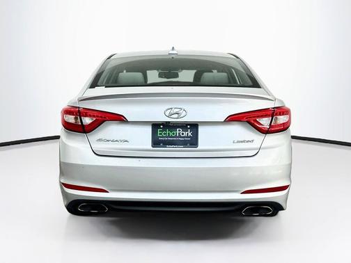 Symphony Silver 2017 Hyundai SONATA Limited