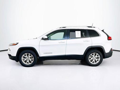 Bright White Clearcoat 2017 Jeep Cherokee Latitude