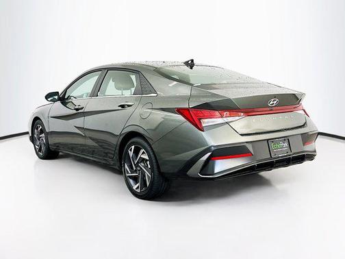 2025 Hyundai ELANTRA SEL