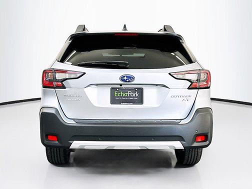 Ice Silver Metallic 2023 Subaru Outback Limited XT