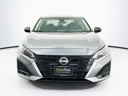Gun Metallic 2025 Nissan Altima SV FWD