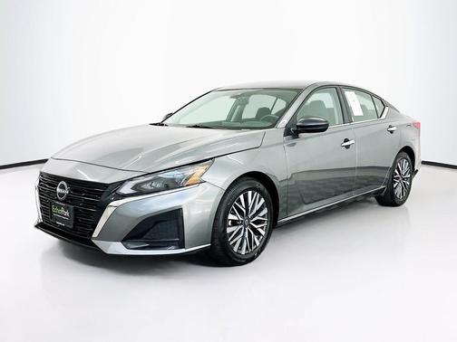 Gun Metallic 2025 Nissan Altima SV FWD