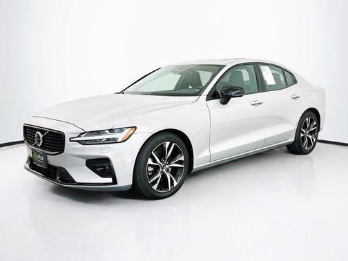 2025 Volvo S60 B5 Core