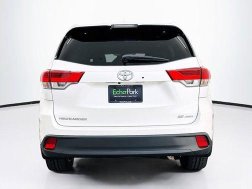Blizzard Pearl 2018 Toyota Highlander SE