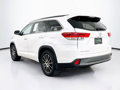 Blizzard Pearl 2018 Toyota Highlander SE