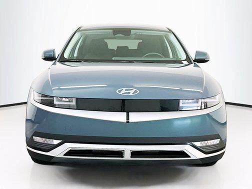 2024 Hyundai IONIQ 5 SE