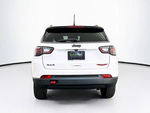 Bright White Clearcoat 2022 Jeep Compass Trailhawk