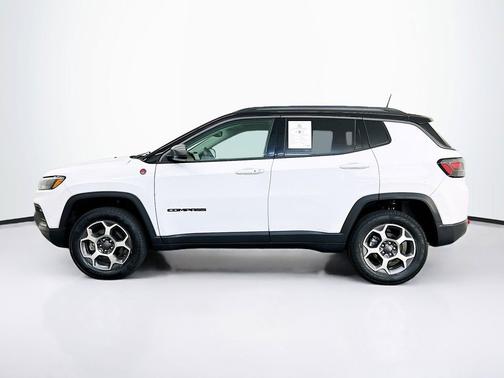 Bright White Clearcoat 2022 Jeep Compass Trailhawk
