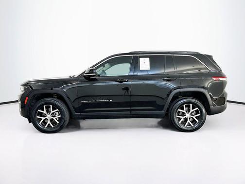 Diamond Black Crystal Pearlcoat 2023 Jeep Grand Cherokee Limited