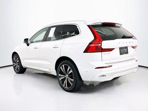 2023 Volvo XC60 B5 Plus Bright Theme