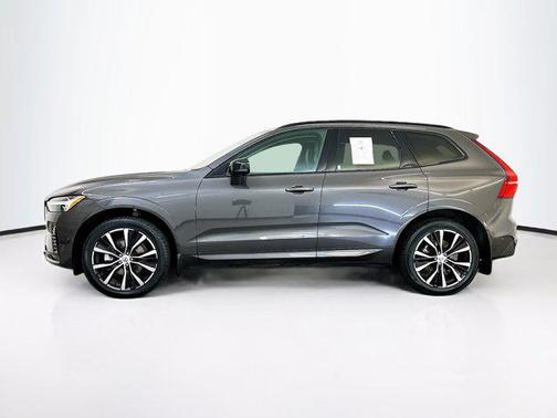 2023 Volvo XC60 B5 Plus Dark Theme