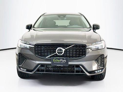 2023 Volvo XC60 B5 Plus Dark Theme