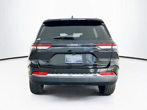 Diamond Black Crystal Pearlcoat 2024 Jeep Grand Cherokee 4xe Base