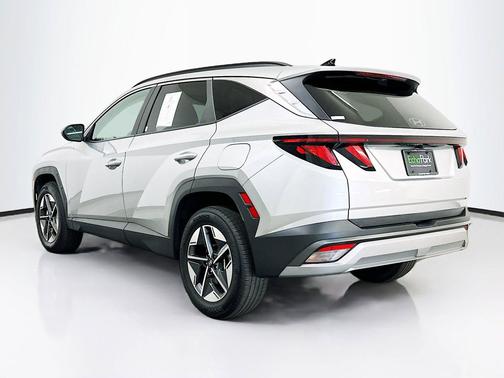 Shimmering Silver 2025 Hyundai TUCSON SEL