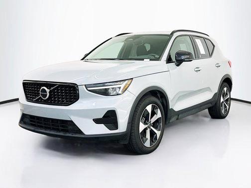 2024 Volvo XC40 B5 Core Bright Theme