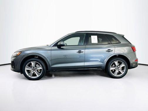 Arkona White 2025 Audi Q5 45 S line Premium