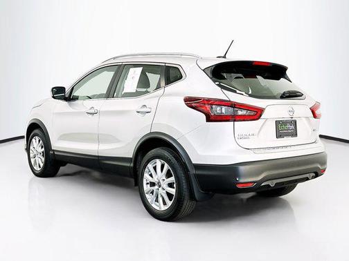 2022 Nissan Rogue Sport SV