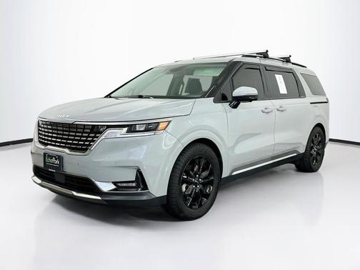 Ceramic Silver 2024 Kia Carnival SX