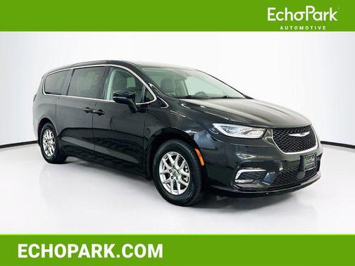 Diamond Black Crystal Pearlcoat 2024 Chrysler Pacifica Touring L
