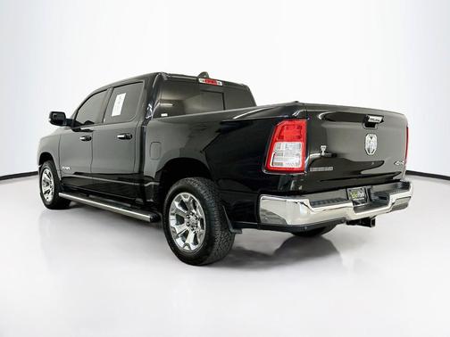 Diamond Black Crystal Pearlcoat 2019 RAM 1500 Big Horn