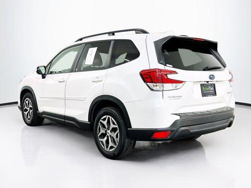 Crystal White Pearl 2019 Subaru Forester Premium