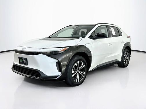 Wind Chill Pearl 2024 Toyota bZ4X XLE