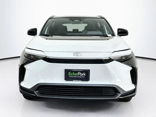 Wind Chill Pearl 2024 Toyota bZ4X XLE