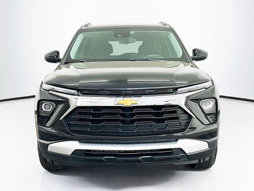 Mosaic Black Metallic 2025 Chevrolet Trailblazer LT