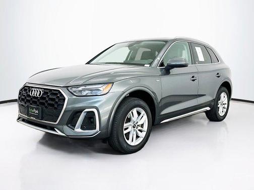 Daytona Gray Pearl Effect 2023 Audi Q5 45 S line Premium