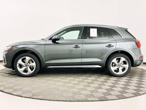 2022 Audi Q5 45 S line Premium Plus