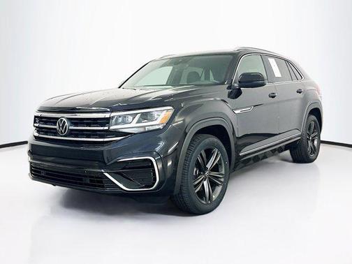 Deep Black Pearl 2022 Volkswagen Atlas Cross Sport 3.6L V6 SEL R-Line