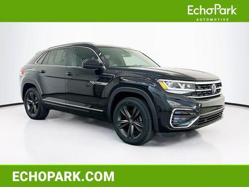 Deep Black Pearl 2022 Volkswagen Atlas Cross Sport 3.6L V6 SEL R-Line
