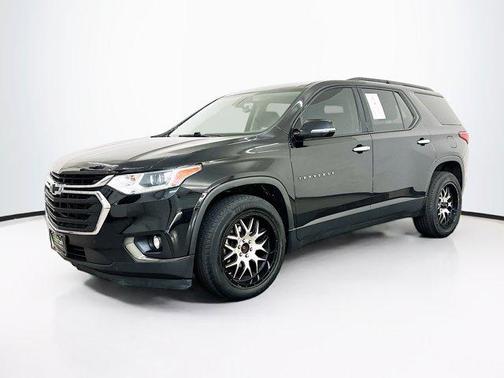 Mosaic Black Metallic 2019 Chevrolet Traverse RS