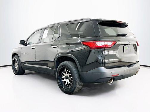 Mosaic Black Metallic 2019 Chevrolet Traverse RS